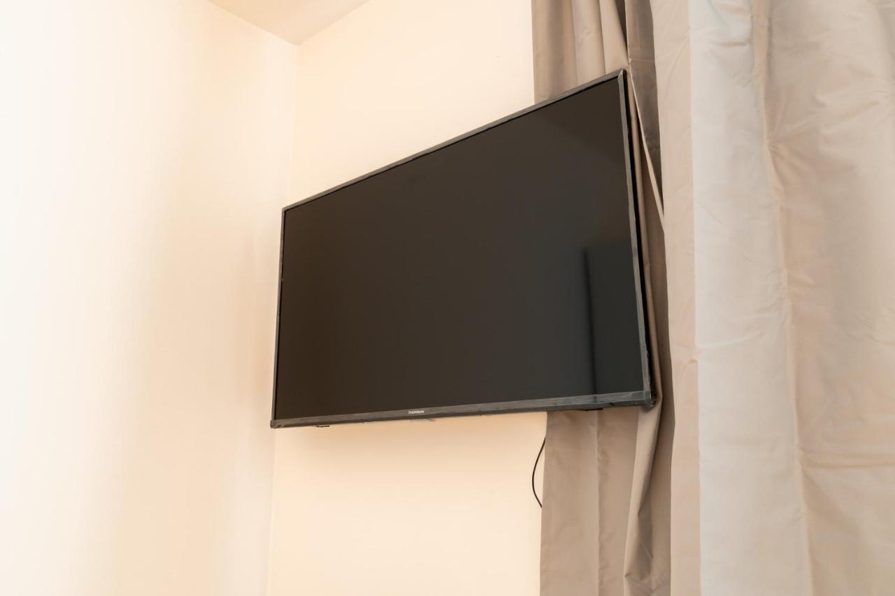 Brand New Two Room Apartment #34 With Free Secure Parking In The Center Prague Luaran gambar