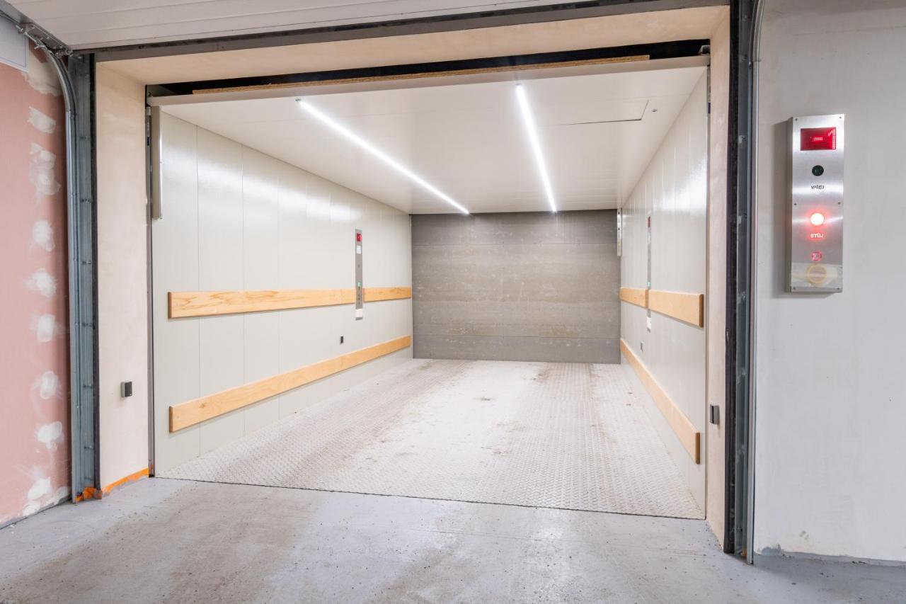 Brand New Two Room Apartment #34 With Free Secure Parking In The Center Prague Luaran gambar
