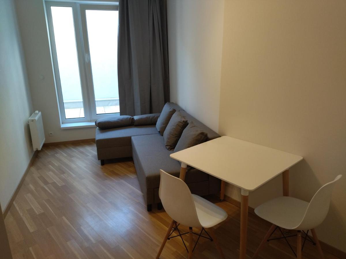 Brand New Two Room Apartment #34 With Free Secure Parking In The Center Prague Luaran gambar