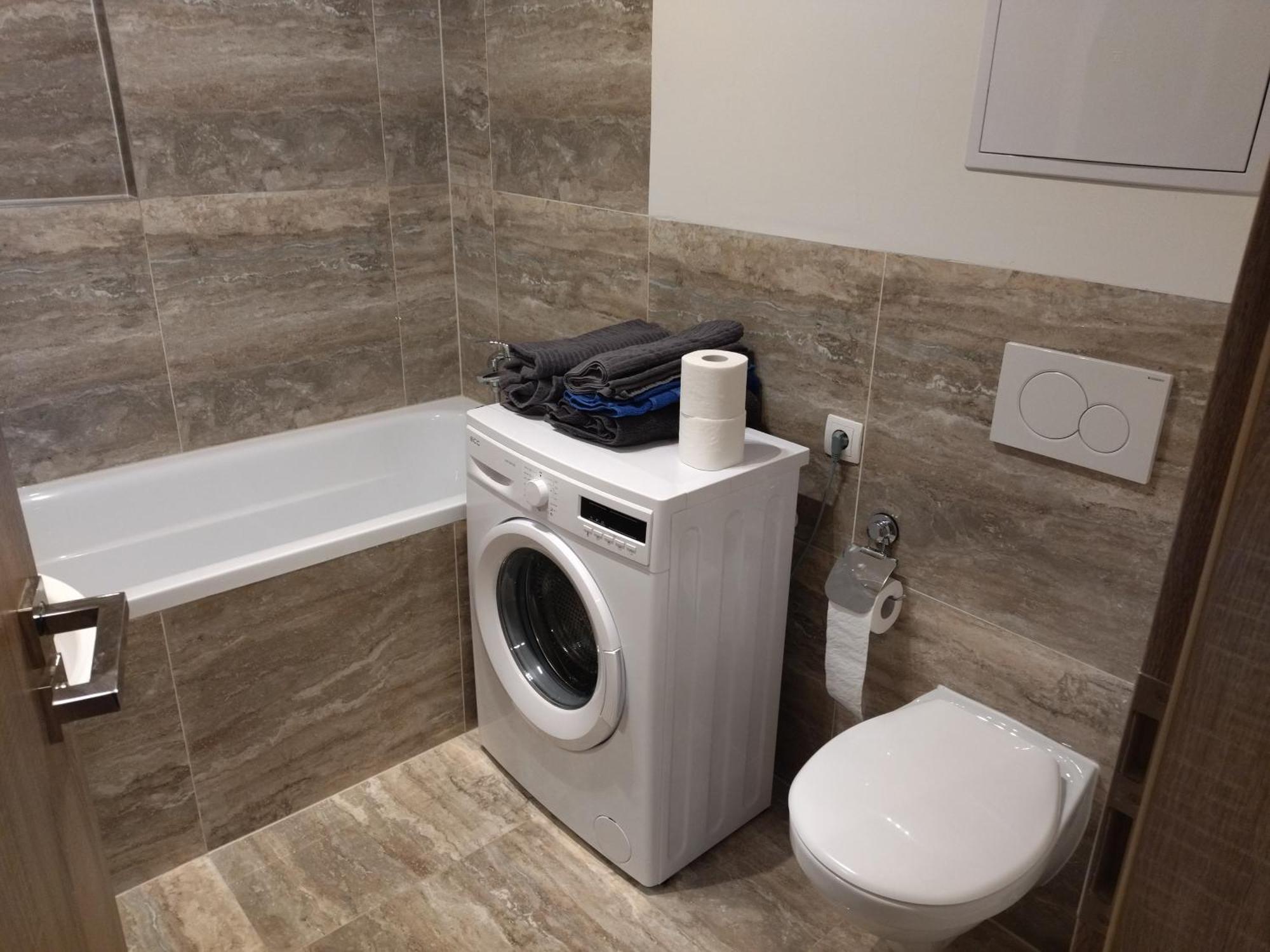 Brand New Two Room Apartment #34 With Free Secure Parking In The Center Prague Luaran gambar